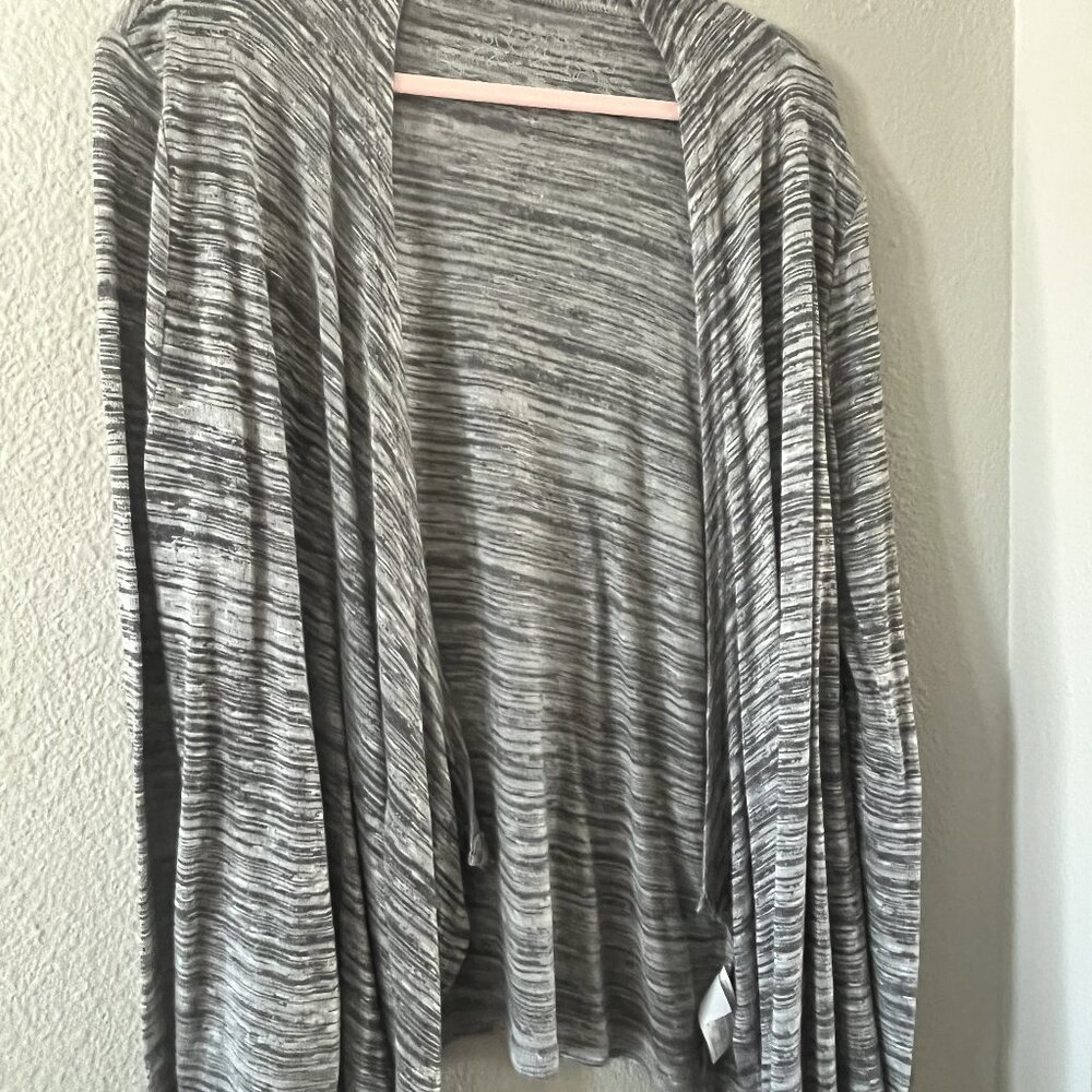 Gloria Vanderbilt White & Gray duster jacket